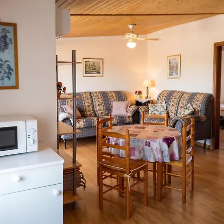 Apartamento Cozy In El Chaparral, 60 M², Shared Pool